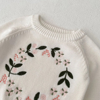 Round Neck Flower Embroidery Pullovers